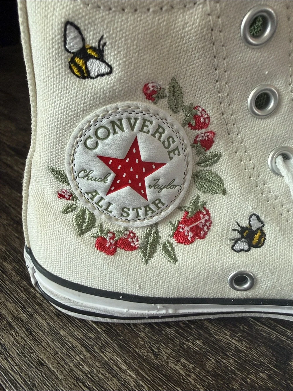 Converse Kids Berries & Bees High Top Shoes Size 2 Youth EUC